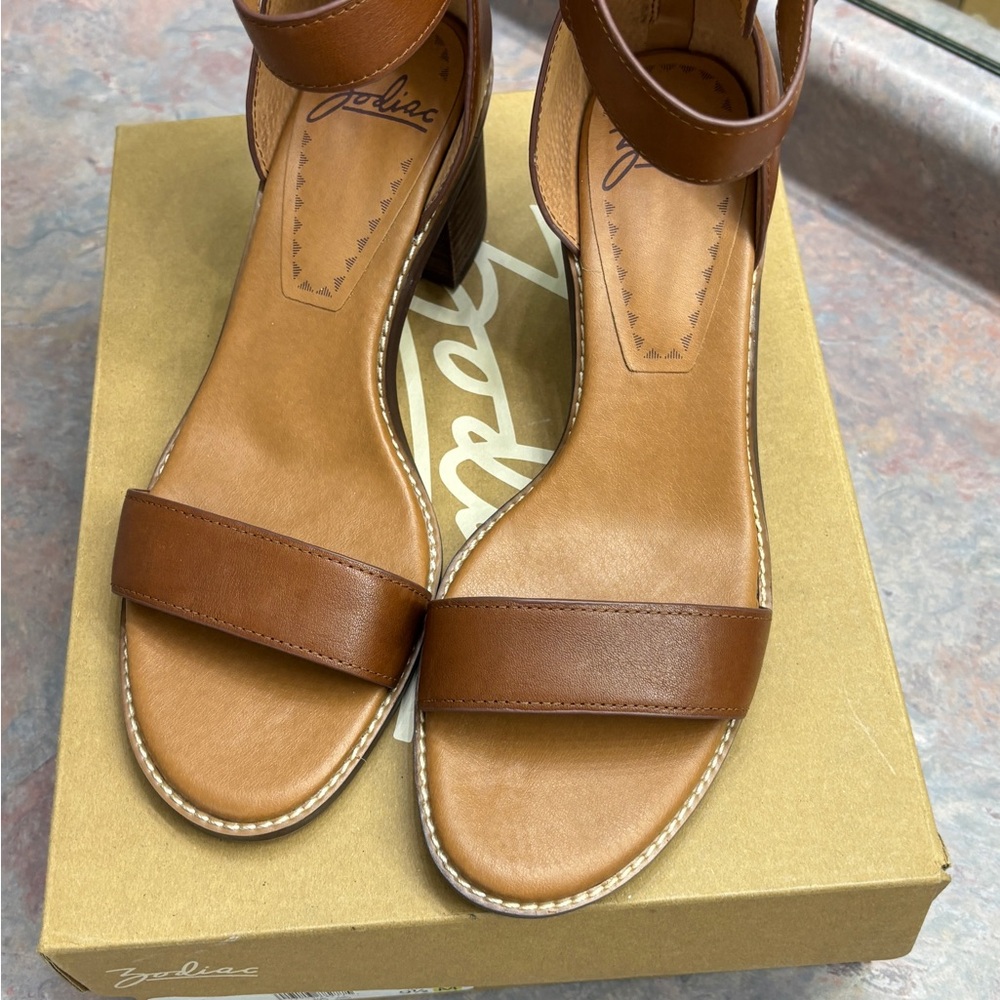 Zodiac Women's Tan Heeled Sandals